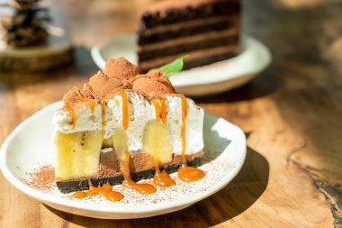 Karamel ile Banoffee Kek