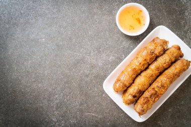 Derin kızarmış Yengeç rulo