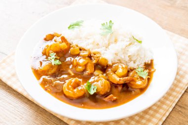 Pirinç Köri soslu karides