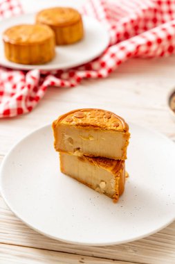 Çin Sonbahar Ortası Festivali için pasta Çince ay