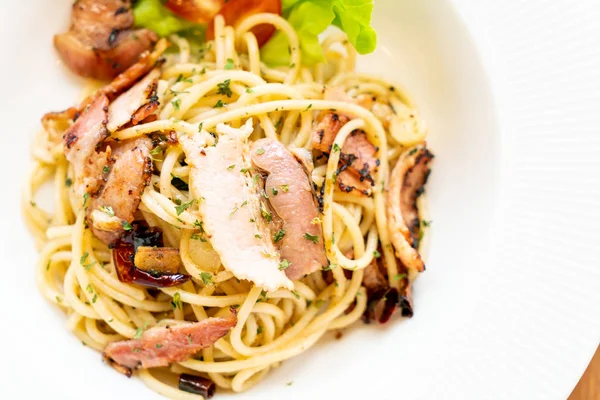 pastırma sarımsak ve biber ile spagetti