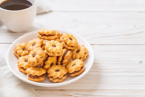 Biscuit with pineapple jam — Stock Photo, Image