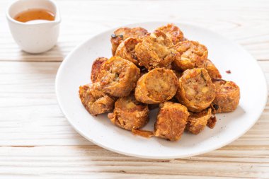 Derin kızarmış Yengeç rulo