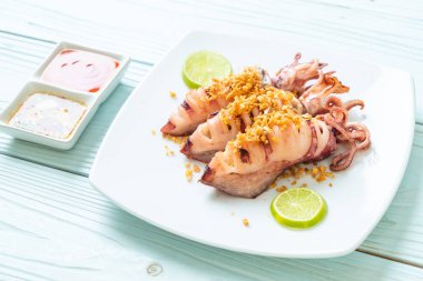 sarımsaklı kızarmış kalamar