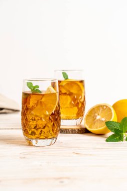 Buz limon çay bardak