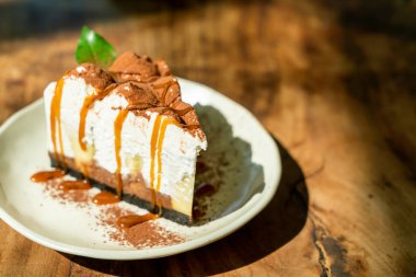 Karamel ile Banoffee Kek