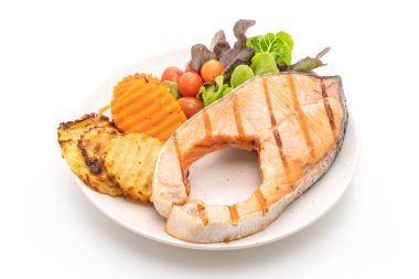 sebze ile ızgara somon biftek fileto