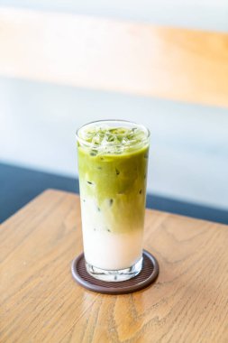 Sütlü buzlu matcha yeşil çay