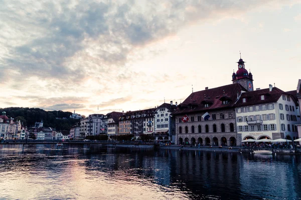 Luzern, schweiz - 28. august 2018: blick auf luzern city, riv — Stockfoto