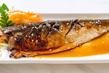 Teriyaki soslu ızgara Saba balık biftek