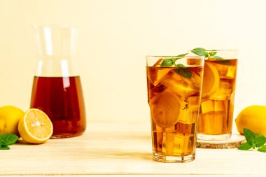 Buz limon çay bardak