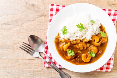 Pirinç Köri soslu karides