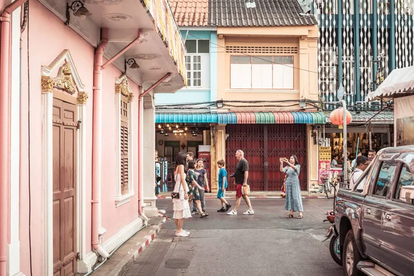 Phuket, Tailândia, 27 de abril de 2019: Cidade velha de Phuket com bui antigo — Fotografia de Stock