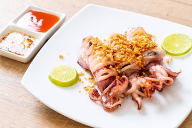 sarımsaklı kızarmış kalamar