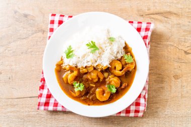 Pirinç Köri soslu karides