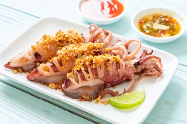 sarımsaklı kızarmış kalamar