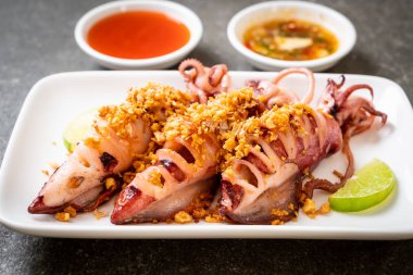 sarımsaklı kızarmış kalamar