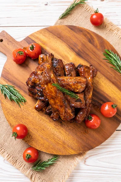 Gegrilde barbecue ribben varkensvlees — Stockfoto