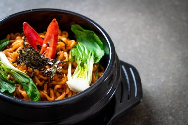 sebze ve kimchi Koreli anlık erişte