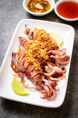 sarımsaklı kızarmış kalamar