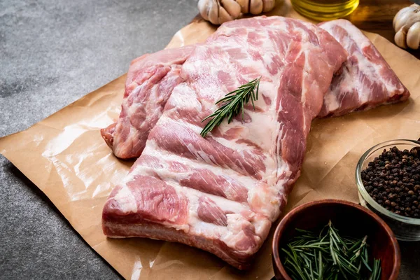 Costillas de cerdo crudas frescas — Foto de Stock