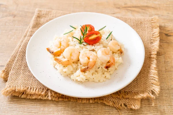 Risoto italiano com camarões — Fotografia de Stock