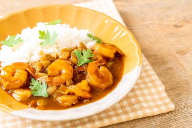 Pirinç Köri soslu karides