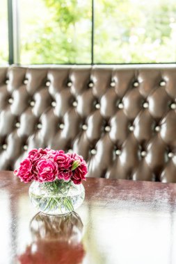 masada vazo güzel buket çiçek