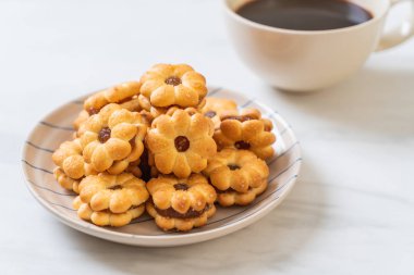 ananas reçeli ile bisküvi