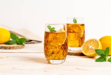 Buz limon çay bardak