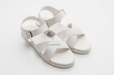 kadın deri sandalet