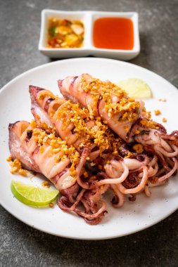 sarımsaklı kızarmış kalamar