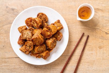 Derin kızarmış Yengeç rulo