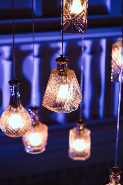 Güzel tavan Ampul ampul 