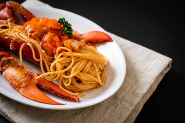 ıstakoz spagetti karides yumurta ile