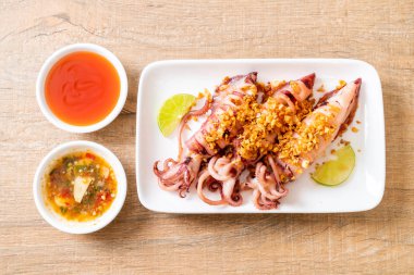 sarımsaklı kızarmış kalamar