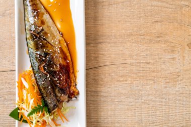 Teriyaki soslu ızgara Saba balık biftek