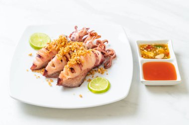 sarımsaklı kızarmış kalamar