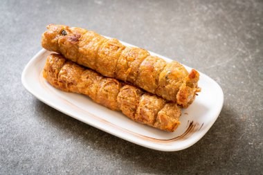 Derin kızarmış Yengeç rulo