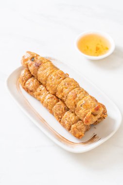 Derin kızarmış Yengeç rulo