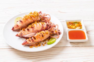 sarımsaklı kızarmış kalamar