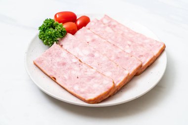 dilimlenmiş domuz pastırması Barbekü