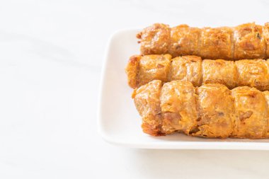 Derin kızarmış Yengeç rulo