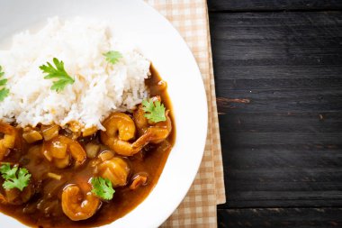 Pirinç Köri soslu karides