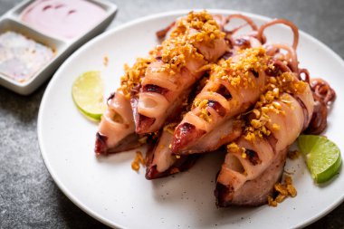 sarımsaklı kızarmış kalamar