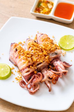 sarımsaklı kızarmış kalamar