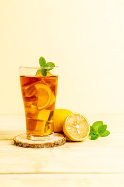 Buz limon çay bardak