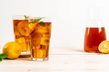 Buz limon çay bardak