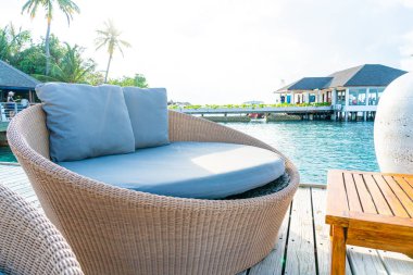 Kanepe dekorasyon açık veranda üzerinde yastık 