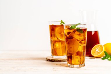 Buz limon çay bardak